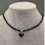 Choker din turmalin facetat, cub 3 mm ±, pandantiv inimă 12 mm ±, lungime 36 mm ±, lanț extensibil de +5 cm
