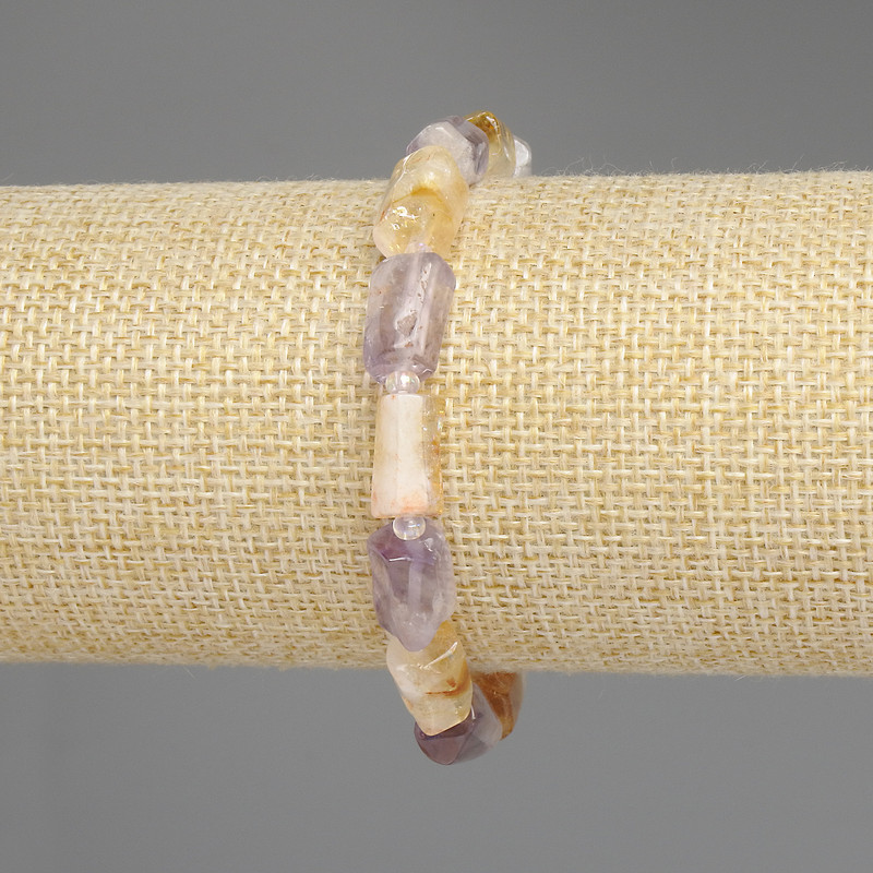 Brățară cu ametrin, tăietură, diametrul 10×6 mm ±, mărgele 3 mm ±, lungime 18 cm ±, pe elastic