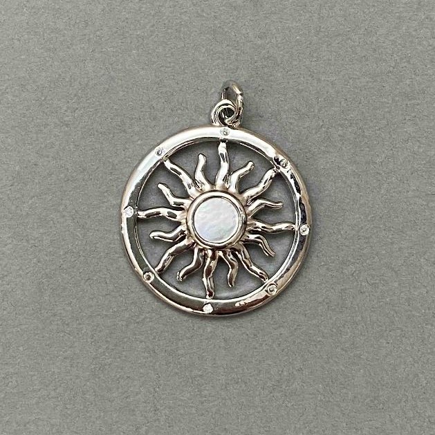 Pandantiv Stea cu strasuri albe, perlamutru, metal argintiu, diametrul 20 mm, lungime 27 mm