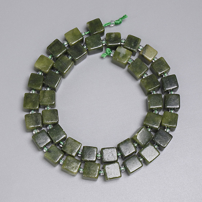 Mărgele din jadeit cubice 8×8 mm, cu mărgele de 3 mm, lungime 39 cm, pe șnur