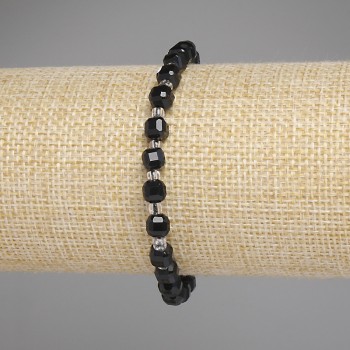 Brățară cu turmalină tăiată în cuburi, diametru 5×5 mm ±, mărgele de 3 mm ±, lungime 18 cm ±, elastic