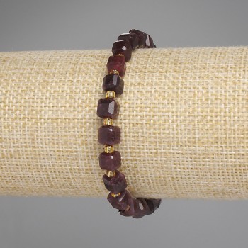 Brățară din turmalin cu cuburi facetate, diametrul 6x6 mm, mărgele de 3 mm, lungime 18 cm, pe elastic
