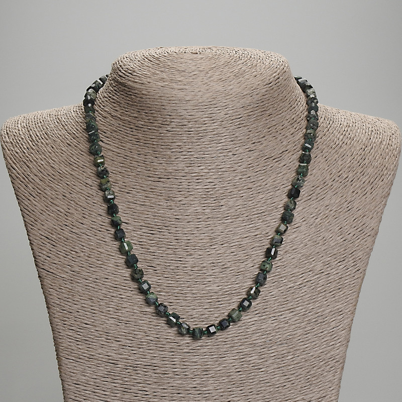 Colier din jasper oceanic, cuburi fațetate, diametrul aproximativ 5×5 mm, lungime aproximativă 45 mm, cu închizătoare