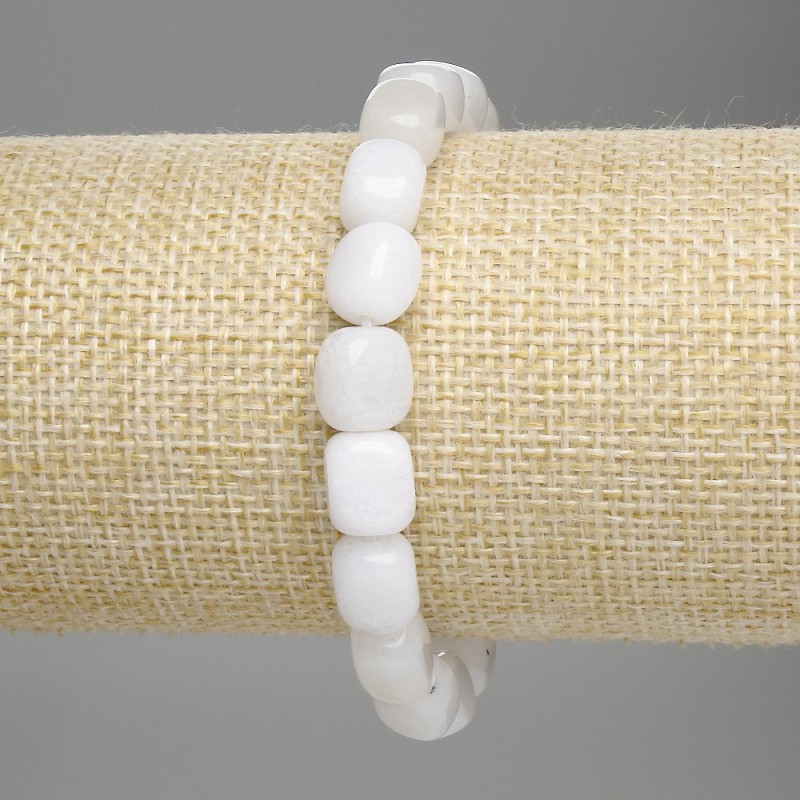 Brățară din cuarț alb, fațetată, diametrul 8-10×7 mm, lungime 18 cm ±, pe elastic