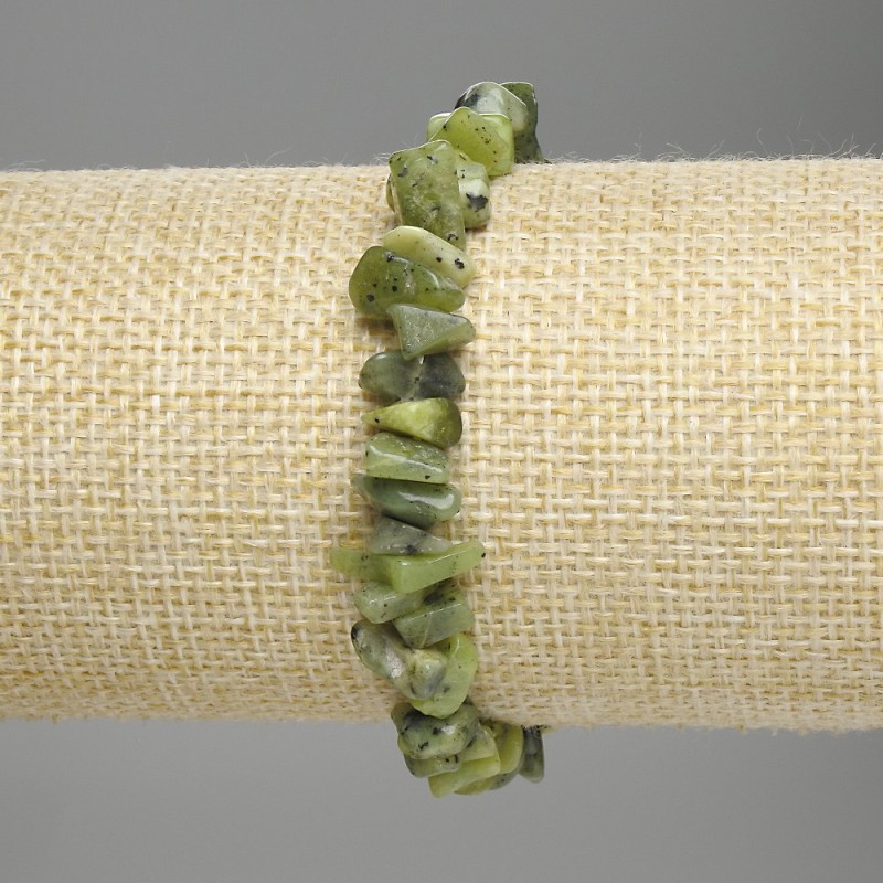 Brățară din jadeit – fragmente, diametrul 5–12×2–5 mm, lungime 18 cm, extensibil