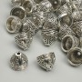 Capăt de furnitură, diametru 8×8 mm, gaură de aproximativ 1,9 mm, culoare argintie a metalului, ambalaj 20 g (+/-) (~24 buc.)