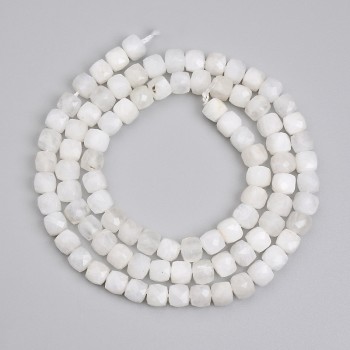 Mărgele din adulariu, cub fațetat 4x4 mm, lungime 38 cm, pe șnur