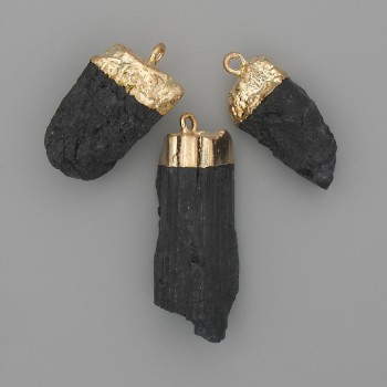 Pandantiv cu turmalin Sherl, piatră brută, metal auriu, 24-30×13-15 mm, dimensiuni asortate