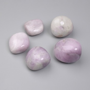 Piatră naturală de kianit, șlefuită, fragmente fără gaură, 20-28 x 20-25 mm +/- (la 100 g +/-)