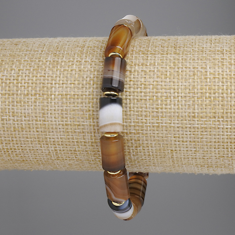 Brățară din agat cilindrică, diametrul 11,5 × 8 mm, cu inserții metalice, lungime 18 cm ±, pe elastic