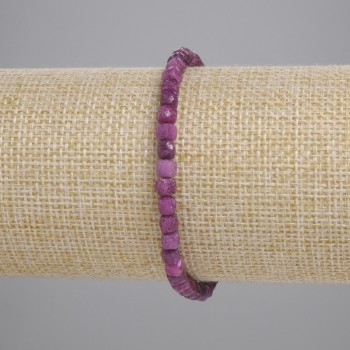 Brățară din rubin facetat, cuburi 4x4 mm, lungime 18 cm, pe elastic