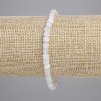 Brățară din adular, cuburi tăiate 4x4 mm, lungime aproximativă 18 cm, pe bandă elastică