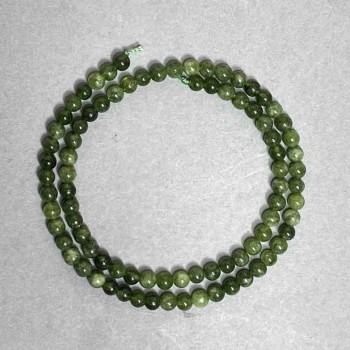 Mărgele din jadeit, formă sferică netedă, diametrul 4–5 mm, pe șnur, lungime aproximativă 38 cm