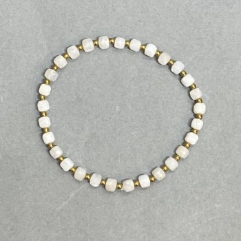 Brățară din cuarț alb, cuburi tăiate 4x4 mm + mărgele de hematit 2 mm, lungime 18 cm, pe elastic