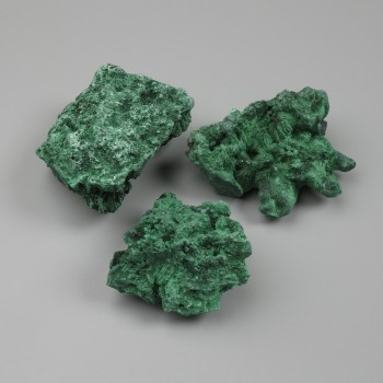 Mineral suvenir malahit cu structură fibros-radială 50×42×44 mm ± (dimensiune asortiment) (Preț per 100 g)