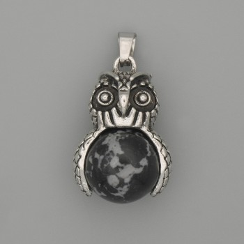 Pandantiv Bufnița din obsidian alb cu ramă metalică argintie, diametrul 30×20 mm, lungime 37 mm