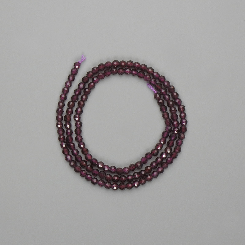 Mărgele de granat tăiate 3 mm, pe șnur, lungime aproximativă 38 cm