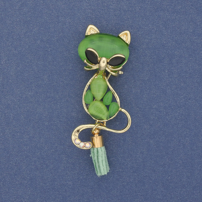 Broșă-pendentă «Pisică cu ochi de pisică verde» din metal auriu, 43×17 mm+