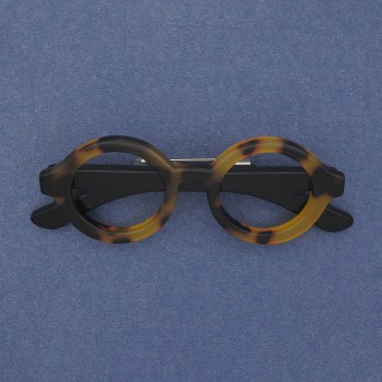 Broșă «Ochelari» din acrilic, metal argintiu, 65×25 mm+
