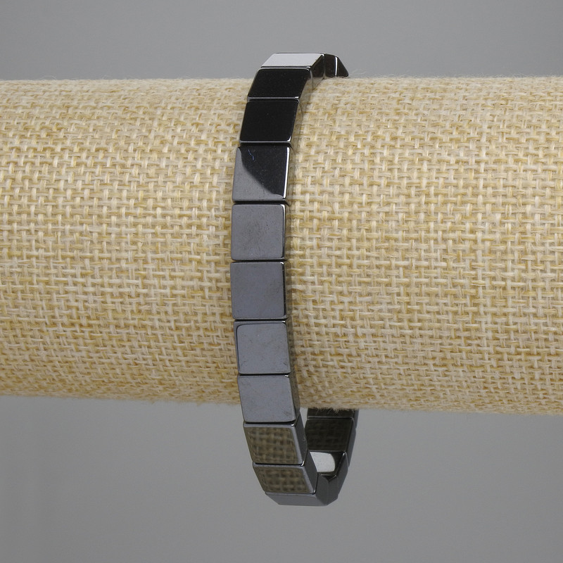 Brățară din hematit cu zale pătrate 8×8 mm, lungime 18 cm ±, pe elastic