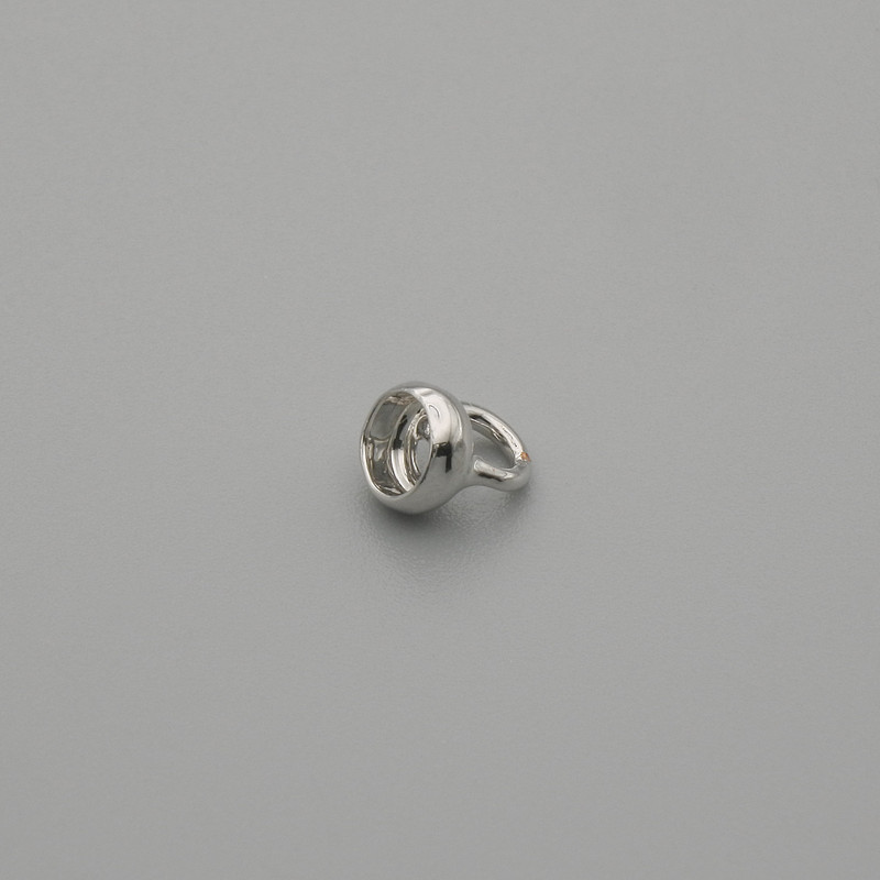 Preț per bucată. Cap de terminare pentru mărgele, culoare argintie, diametru 4,5×1 mm ±, gaură de 2,5 mm