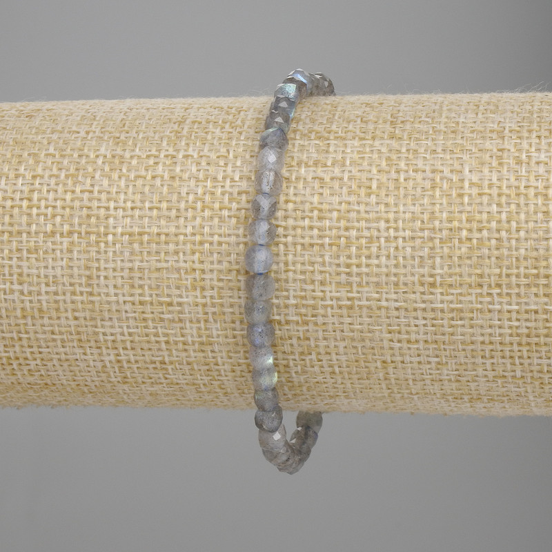 Brățară din labradorit facetat, cuburi de 4×4 mm, lungime 18 cm, pe elastic
