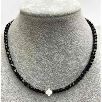 Choker din turmalin tăiat cub, diametru 4x4 mm, inserție sidef, lungime 35–40 cm, cu închizătoare