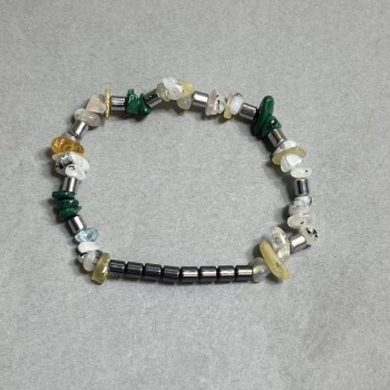 Brățară asortiment, bucăți de piatră naturală 6-8×2-4 mm +-, cilindru hematit 6×4 mm +-, lungime 18 cm +- pe bază elastică
