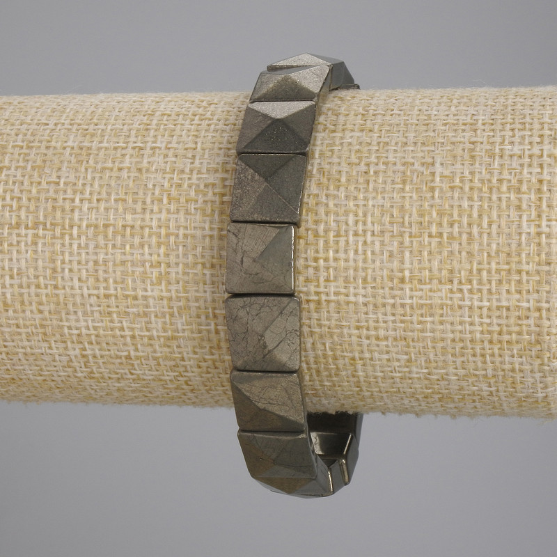 Brățară din pyrit granulat, zale fațetate, diametrul 11×11 mm, lungime 18 cm, pe elastic