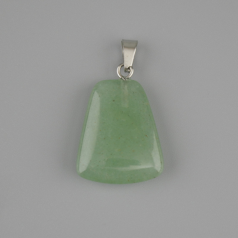 Pandantiv din nefrit, formă trapezoidală 17×21 mm, lungime 30 mm ±