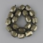 Mărgele din pirită, formă multifacetată, 20-21×15-17 mm, lungime aproximativă 39 cm, pe șnur