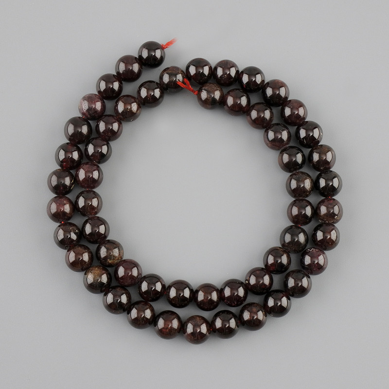 Mărgele de granat netede, sferice, diametrul 7,5 mm ±, lungime 39 cm ±, pe șnur