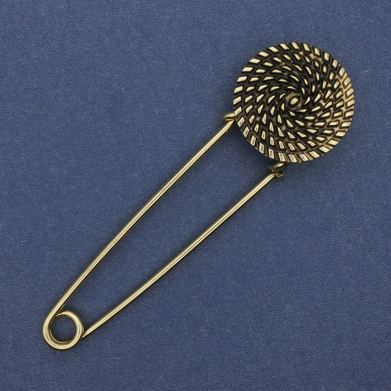 Broșă cu ac din metal auriu 75×22 mm+