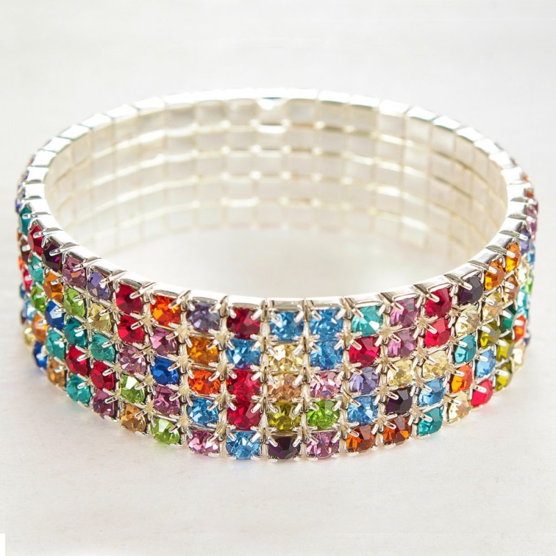 Brățară elastică cu cinci rânduri de strasuri colorate, circumferința 17–18 cm