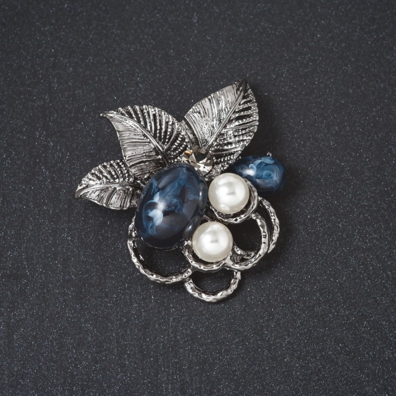 Broșă „Afine” culoare metal „argintiu” 4,5 cm