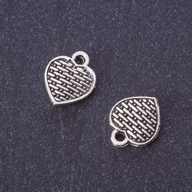 Furnitură inimă plată – pandantiv, culoare argintie, dimensiune 13×11 mm, ambalaj 20 g, ±23 buc