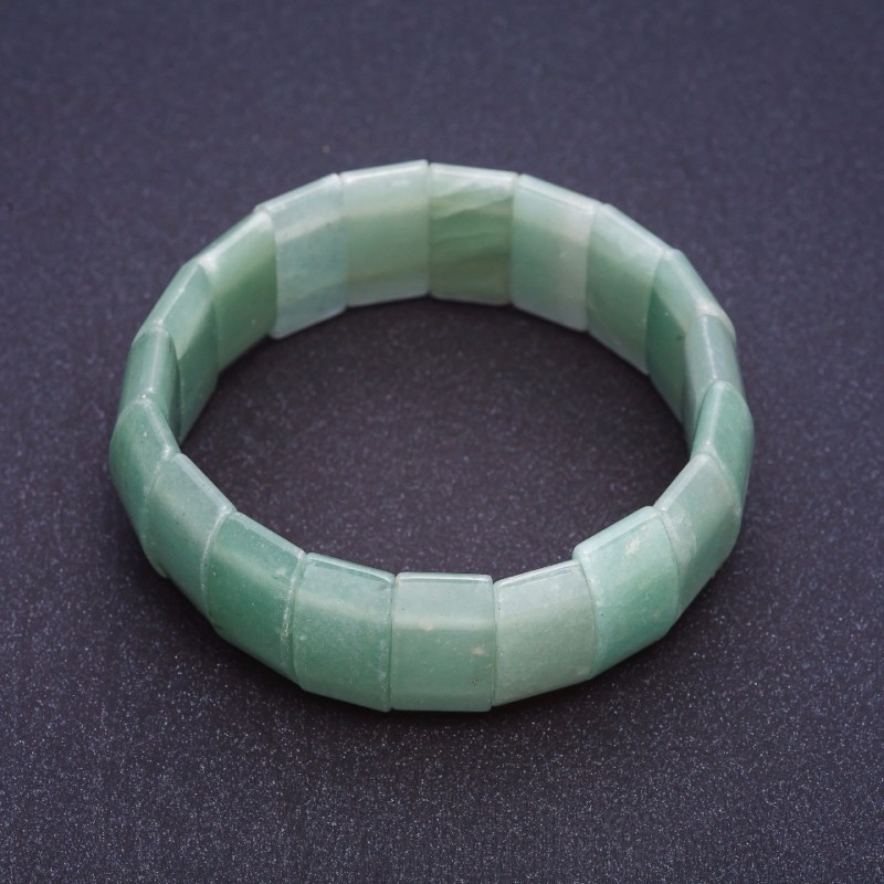 Reducere Brățară din nefrit pe elastic, zale dreptunghiulare 2,5×1,1 cm