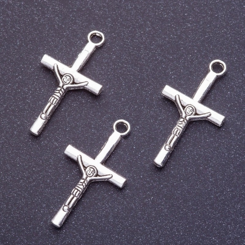 Pandantiv cruci răstignire, lungime 28 mm, gaură Ø1,5 mm, culoare argintiu, finisaj argintiu, 20 g +/- 19 bucăți