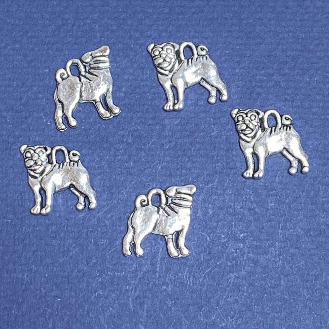 Pandantiv în formă de câine mops, lungime 16 mm, diametru 1-1,5 mm, finisaj argintiu, 20 g, + -13 bucăți