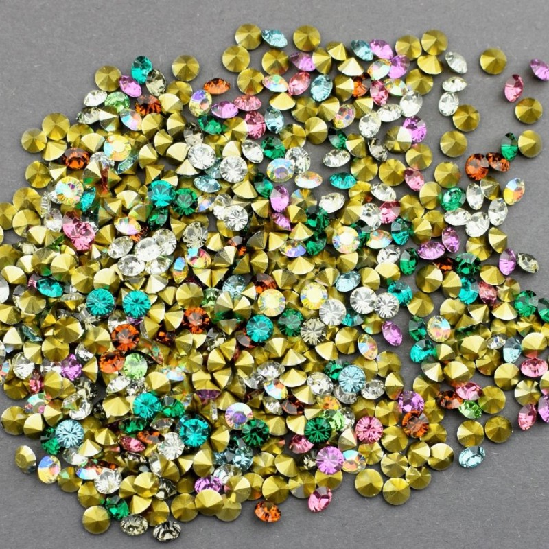 Strasuri colorate Nr. 16, diametrul de 3,9 mm, ambalaj 10 g (+/-)