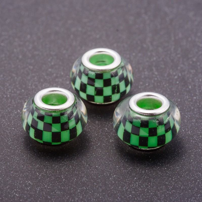 Mărgea Pandora verde, model șah-mat, din plastic, diametrul mărgelei 13 mm, diametrul găurii 5 mm, pachet 11 buc
