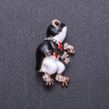 Broșă Broască Dirijor în frac, culoare aurie, 3,5×2 cm