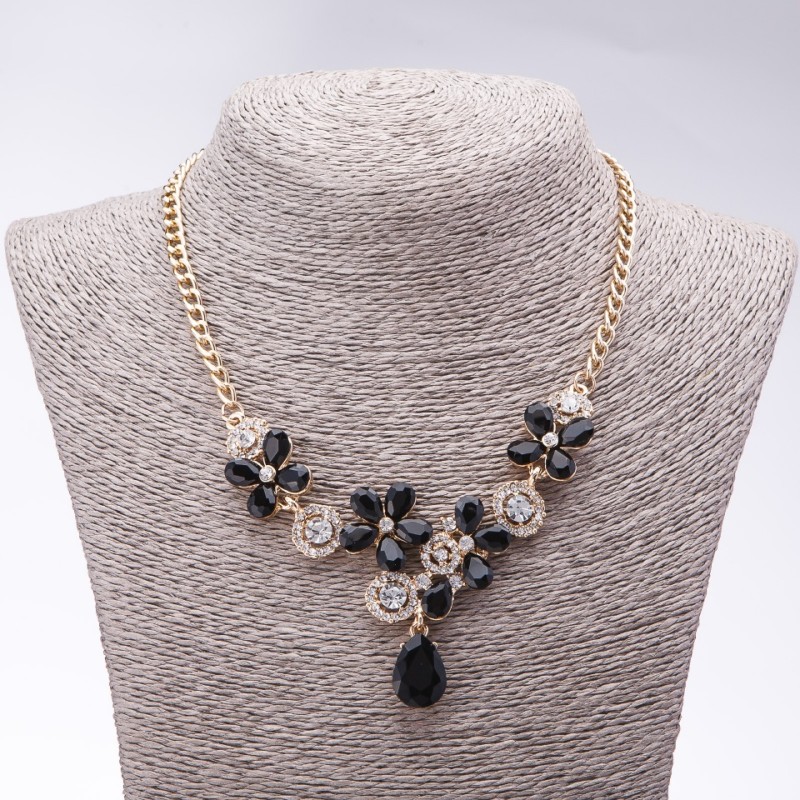 Colier de seară cu cristale negre „Flori prețioase”, lungime 42–49 cm