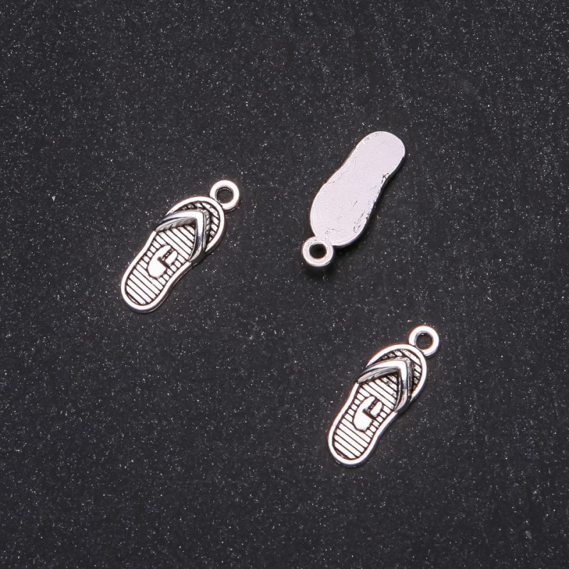 Pandantiv din metal «Șlapi» 8×21 mm