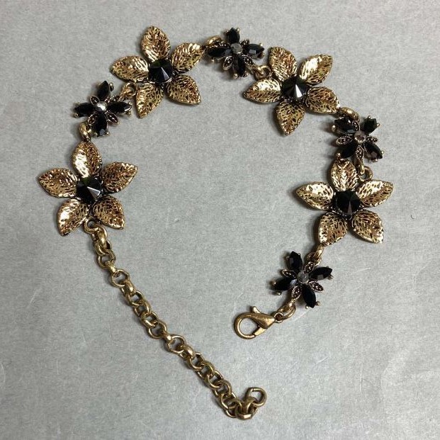 Brățară Liliile cu cristale negre, culoare aur închis, lățime 25mm, lungime 19–25cm