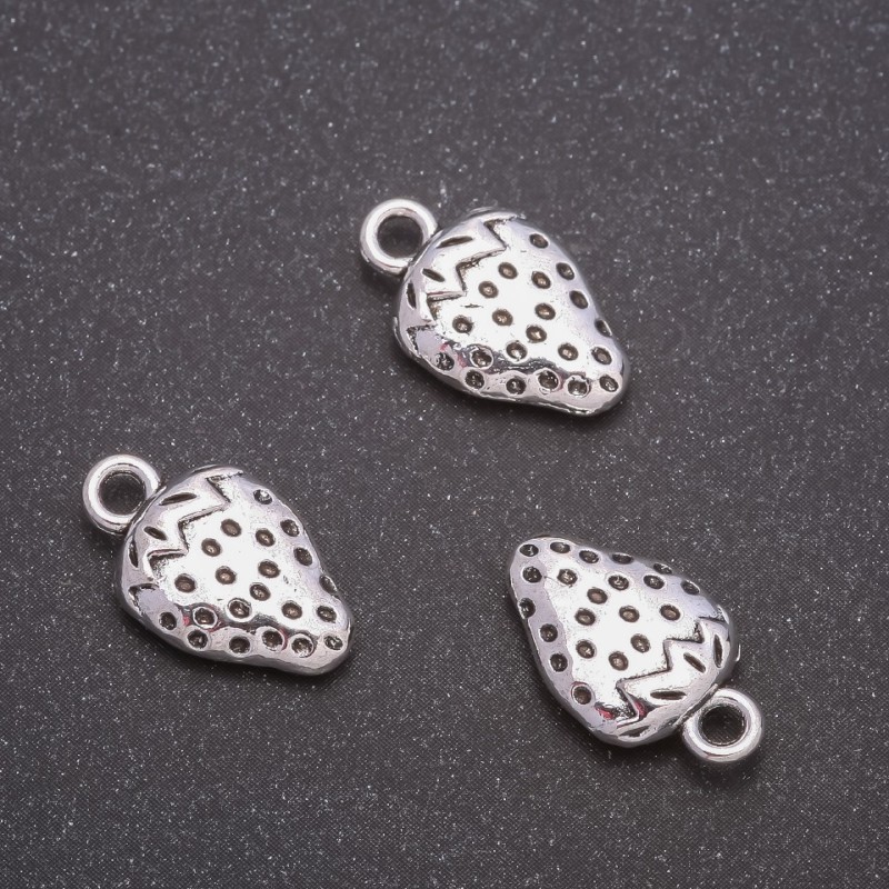 Pandantiv căpșună, dimensiuni 17x10 mm, ambalaj 20 g ± 12 bucăți