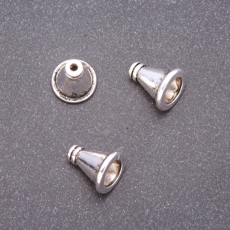 Cap terminal metalic, diametru 11x10 mm, gaură interioară 5x5 mm, fason 20 g +/- 16 buc.