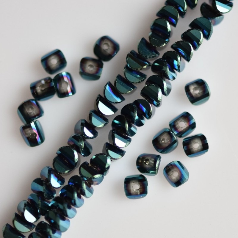 Mărgele cristal Swarovski în stil Swarovski, nuanța valului mării închisă, cu finisaj „benzină”, diametru 2,5×4 mm, șir de 48 cm