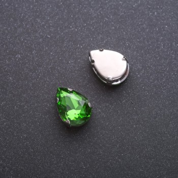Preț per pachet / 10 buc. Cristal cusut în cap, formă de picătură, 10x14 mm, verde