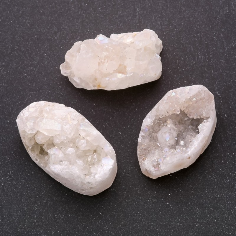 Cabochon druza albă de cuarț cu acoperire „benzină” 25×35 mm, preț pentru 100 g